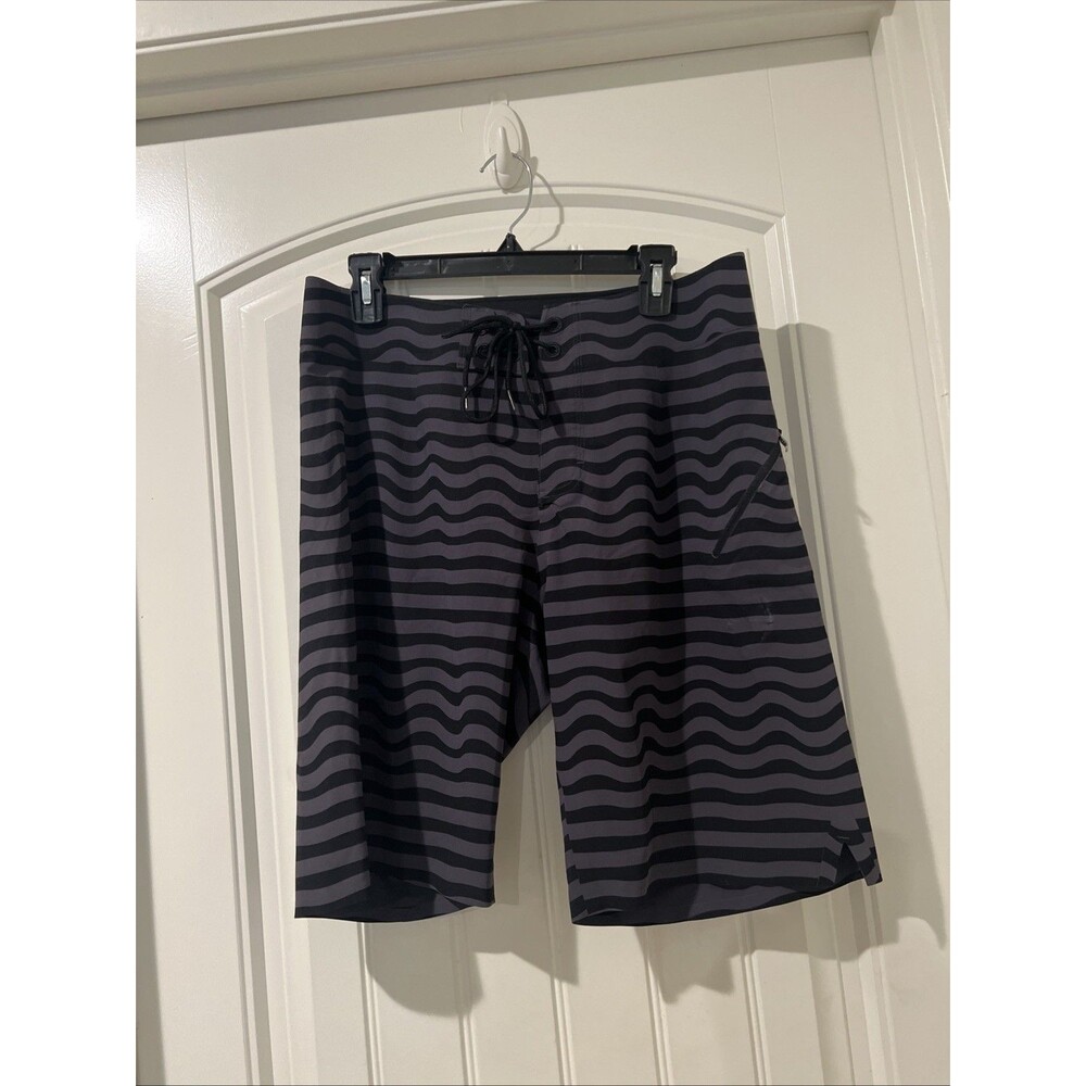 Lululemon Size 32 Men’s El Current Shorts Un-Lined Swim Trunks Gray/Black